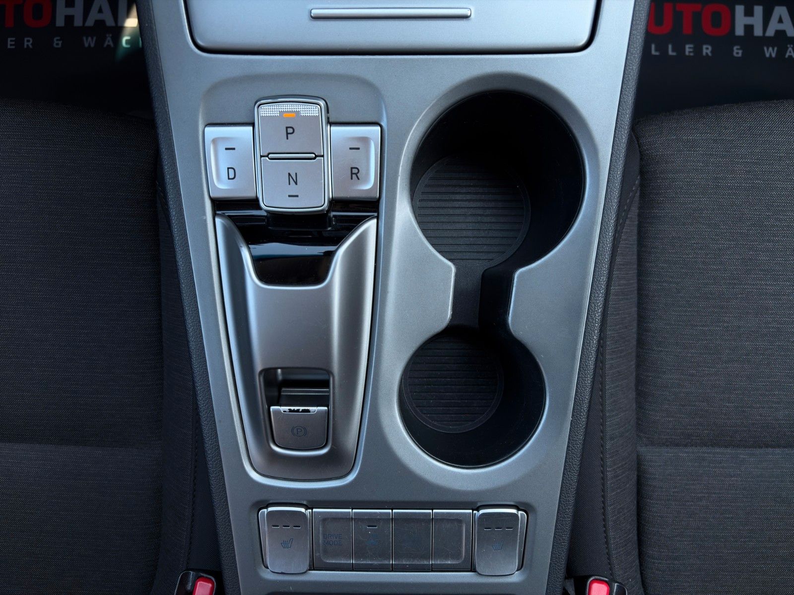 Fahrzeugabbildung Hyundai KONA E Select ACC PDC LFA LKA SHZ LHZ CarPlay