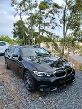 BMW 2.0 318DA (110KW) TOURING - BMW 318 mit Diesel-Antrieb: Kombi, 2.0