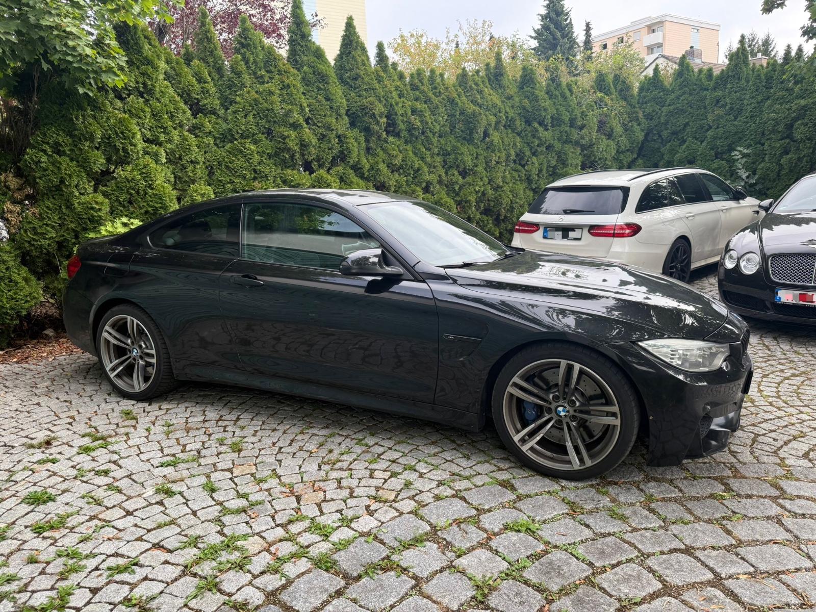 BMW M4 Coupe*DKG*Deutsches-Fzg*Carbon-Paket*