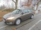 Ford Focus Turnier Kombi"Business" mit orig.54000 KM - Ford Focus Business mit Benzin-Antrieb