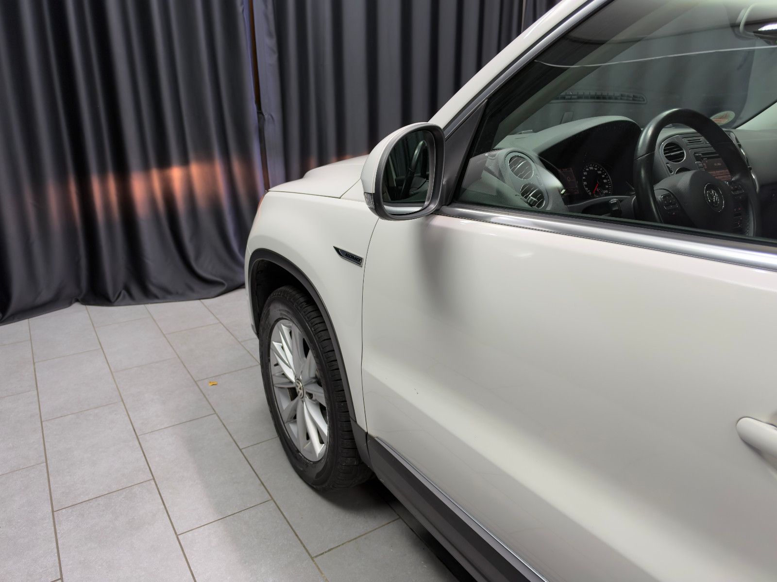 Fahrzeugabbildung Volkswagen Tiguan 2.0 TSI 4MOTION Track&Style |PANO|LEDER