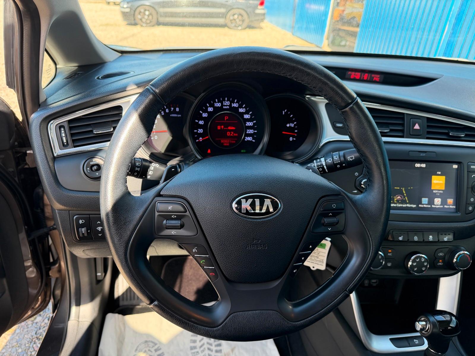 Kia Cee'd Sportswagon**Automatik**90 TKM**Kamera**Le