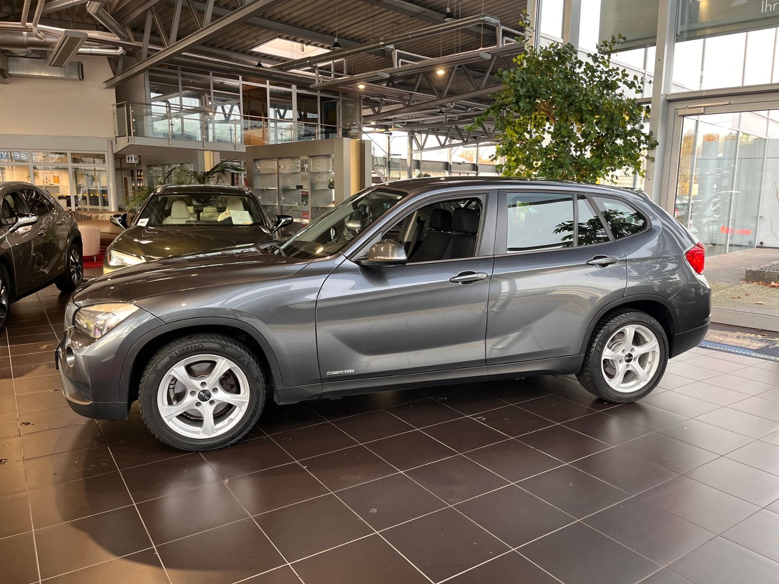 Fahrzeugabbildung BMW X1 18 i sDrive KLIMA SHZ
