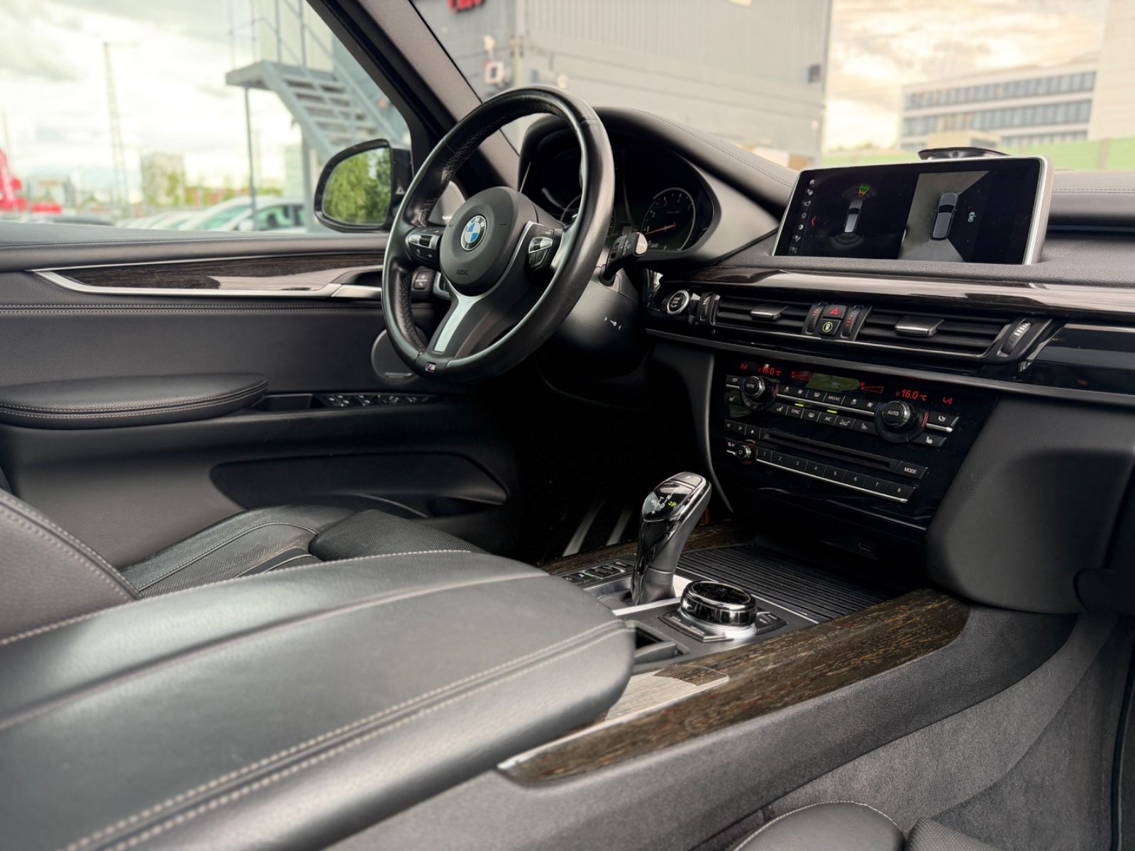 BMW X5 xDrive50 M-Sport*PANO*LEDER*B&O*HUD*360°SOFTC foto 14