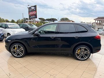 Porsche Cayenne - 6