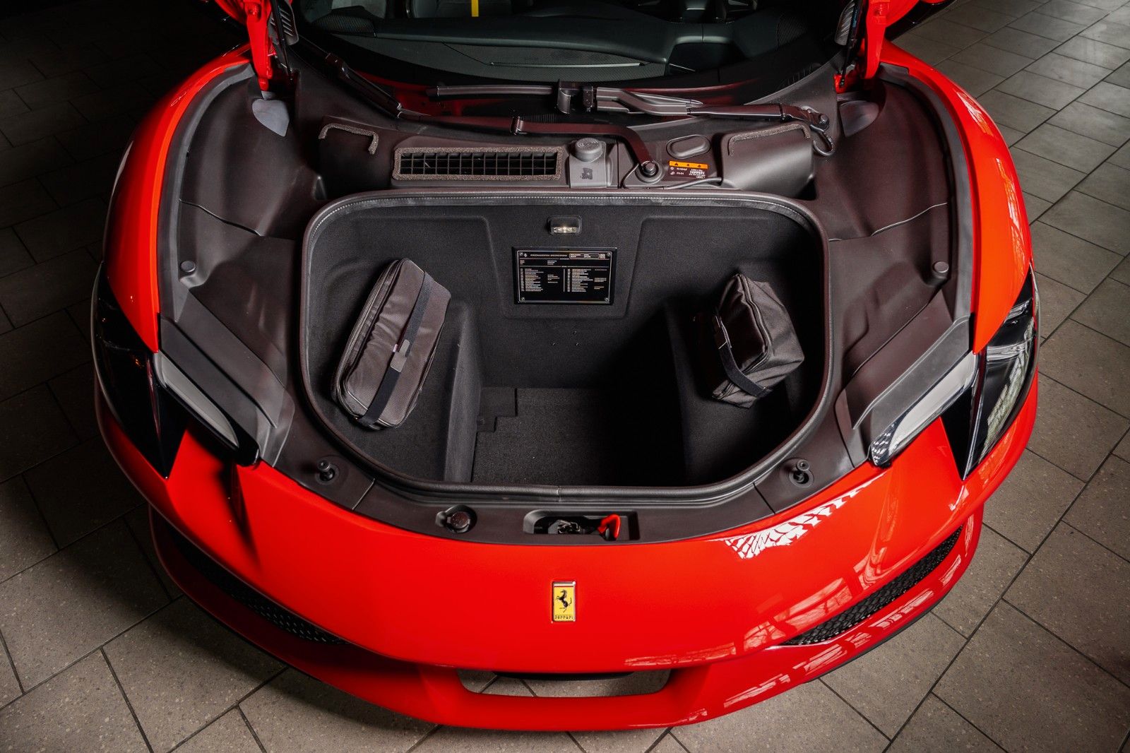 Fahrzeugabbildung Ferrari 296 GTB Daytona Carbon Keramik Lift