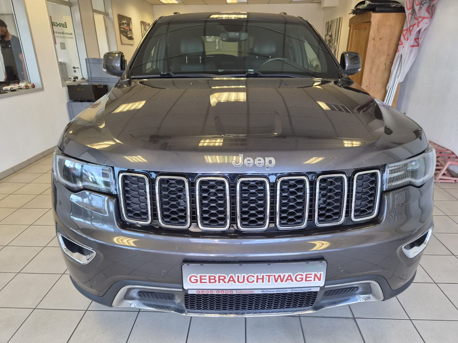 Fahrzeugabbildung Jeep Grand Cherokee 3.0 CRD Limited / 3,5t AHK /