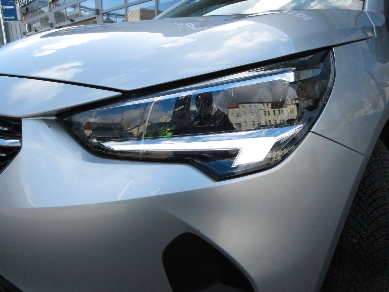 Fahrzeugabbildung Opel Corsa 1.2 T Elegance LED/NAVI/PDC/ALU/TEMPO