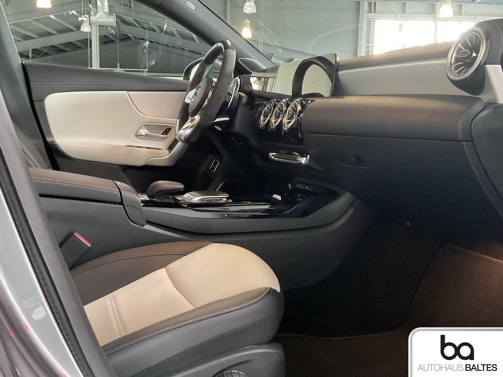 Mercedes-Benz CLA 45 AMG S 4Matic Driver Kam Apple HighP Burme foto 5