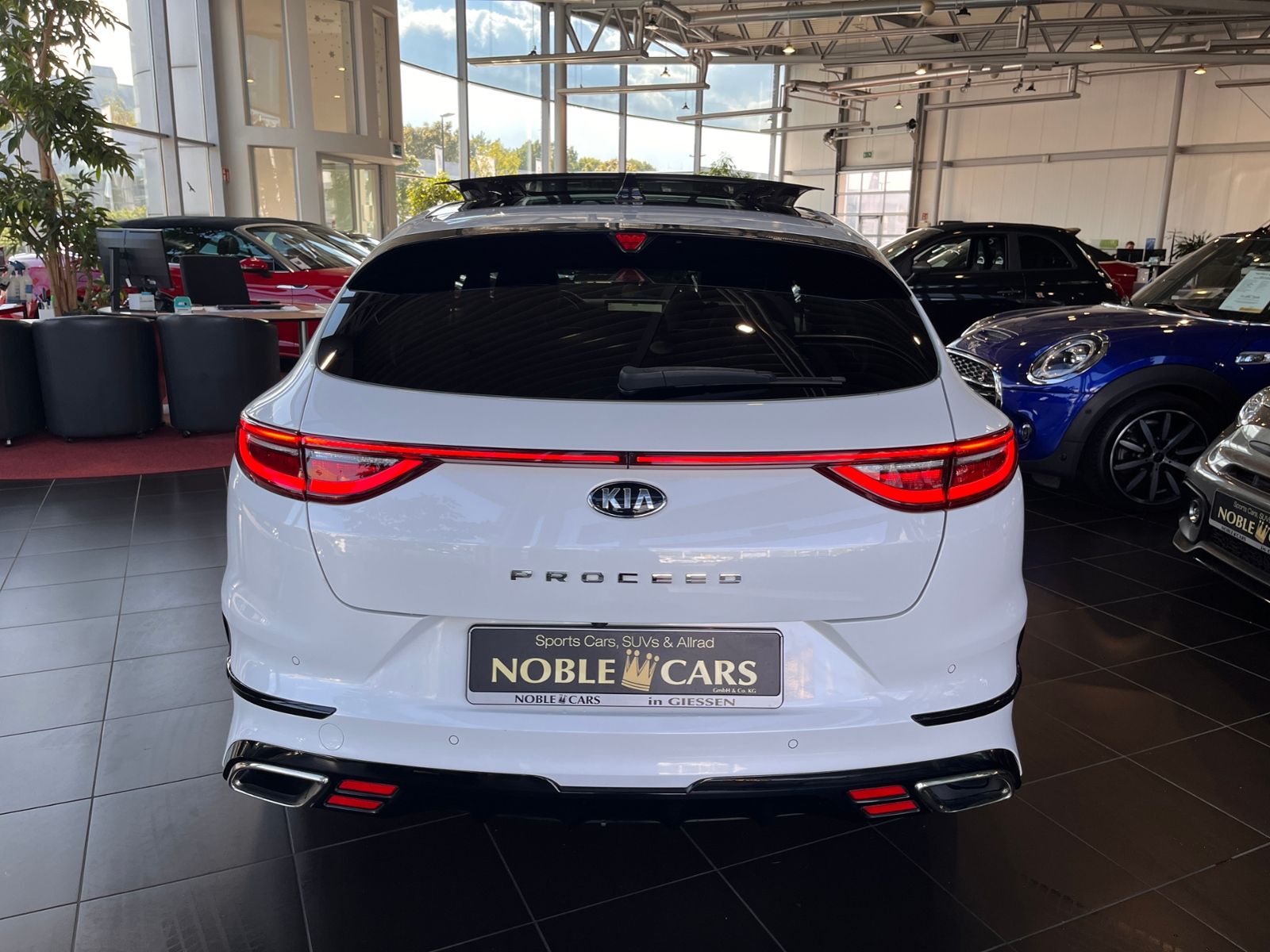 Fahrzeugabbildung Kia ProCeed GT AHK PANO KLIMA LED NAVI ALU