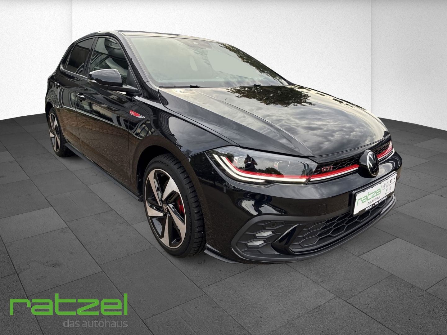 Fahrzeugabbildung Volkswagen Polo 2.0 TSI GTI El. Panodach Digitales Cockpit
