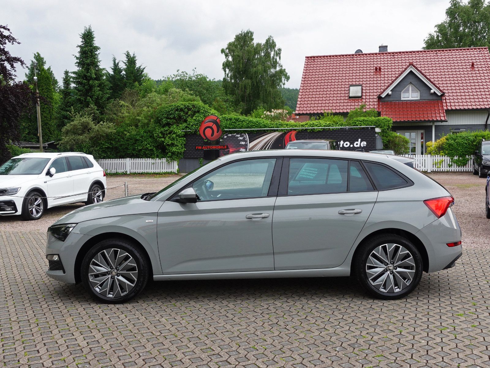 Fahrzeugabbildung SKODA Scala 1.5 TSI DSG TOUR SmartLink RFK AHK
