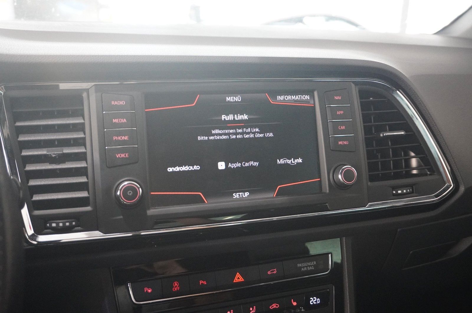 Fahrzeugabbildung SEAT Ateca .1.5 TSI FR SPORT DSG NAVI/LED/KAMERA/AHK