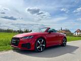 Audi TT 40 TFSI S tronic Roadster - - rote Audi TT
