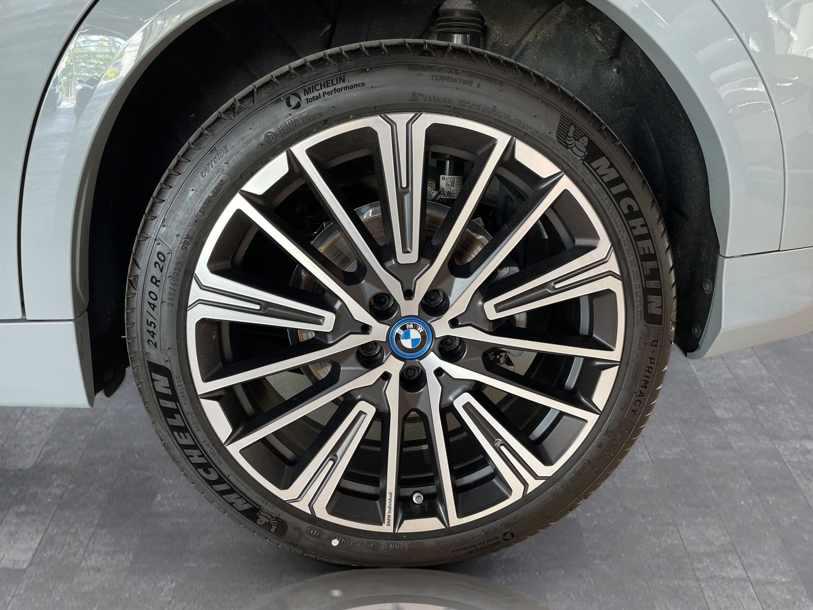 BMW iX2 - Bild 15