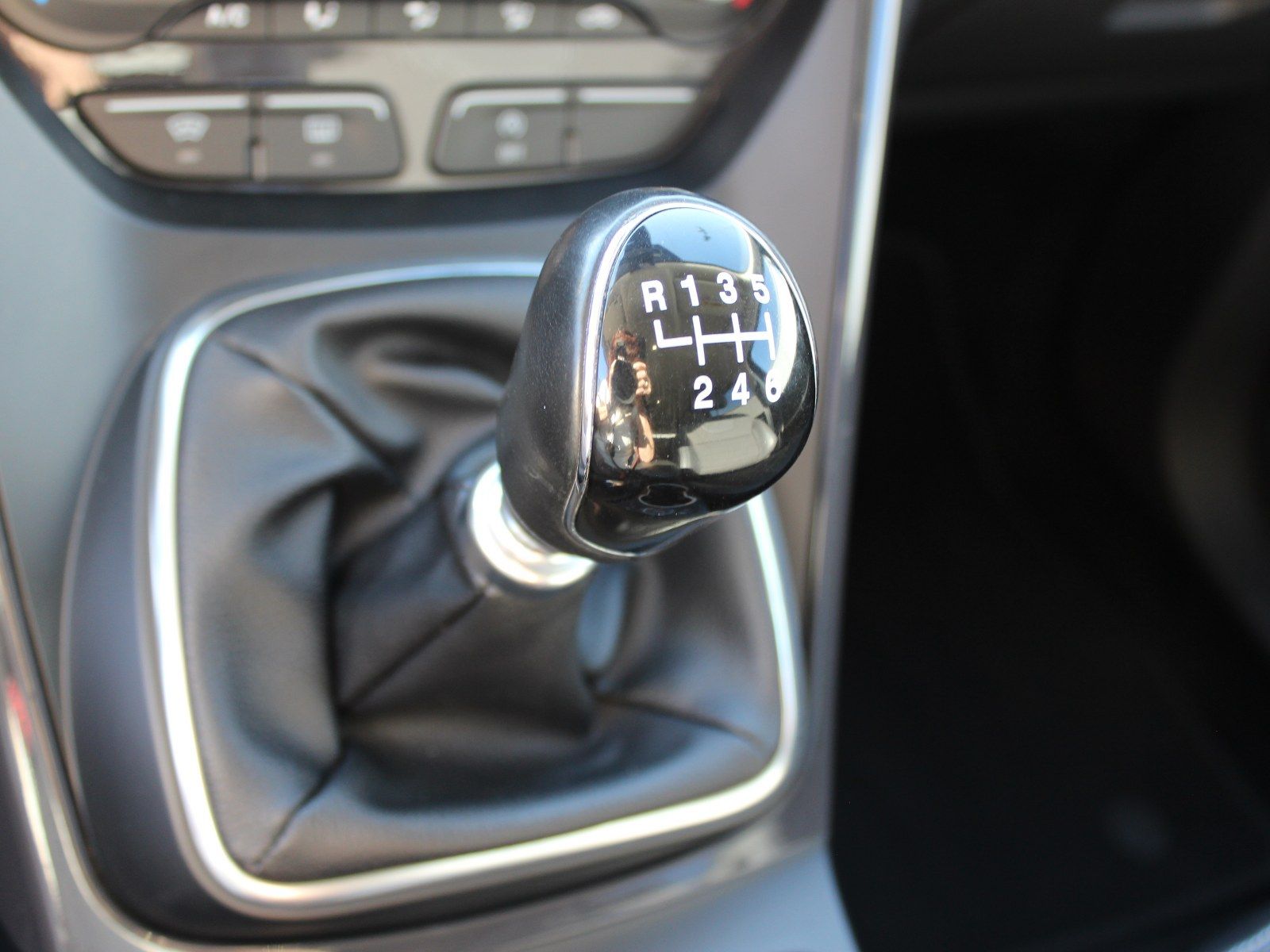 Fahrzeugabbildung Ford Kuga Titanium 1,5 EcoBoost Start/Stopp