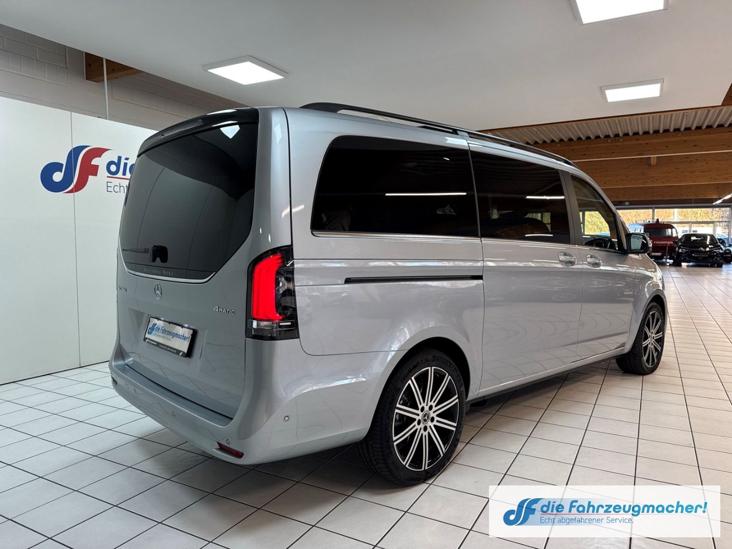 Fahrzeugabbildung Mercedes-Benz V 250 d 4MATIC AVANTGARDE lang LuftF. Pano 360 A