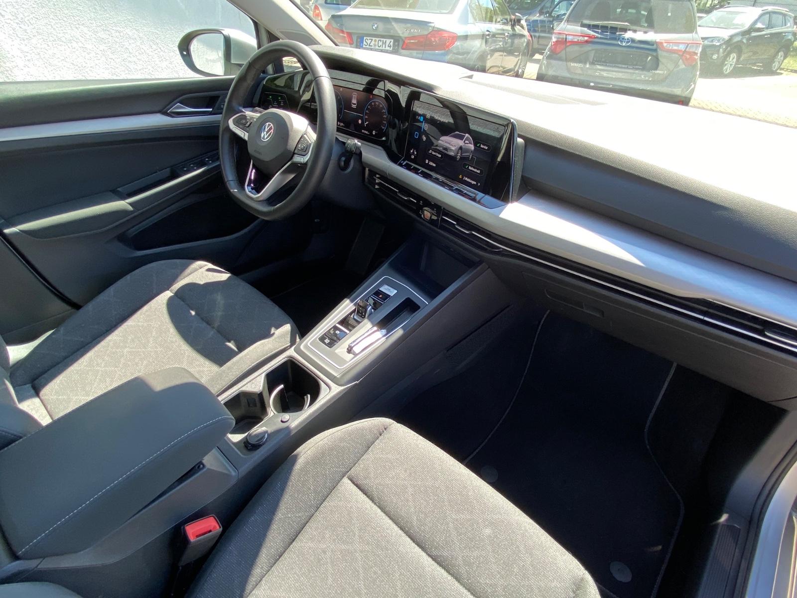 Volkswagen Golf 8 Variant Life 2.0 TDI / DSG / LED/ NAVI/