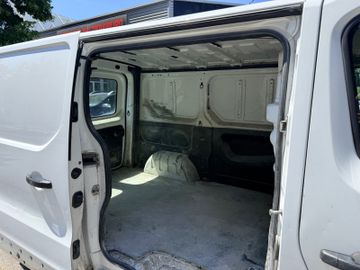 Opel Vivaro - 10
