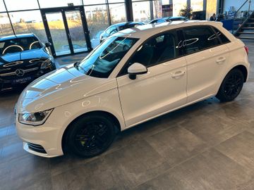 Audi A1 Sportback basis *Klima*SHZ*PDC*EURO 6*CD*