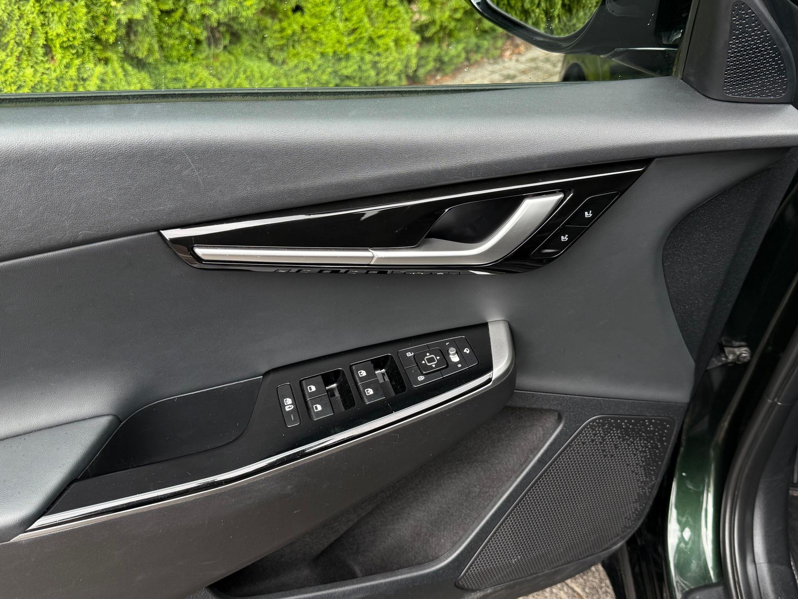 Fahrzeugabbildung Kia EV6 77,4 kWh 2WD WÄPU+CCS+NAV+KAM+AMBI+LEDER+SHZ