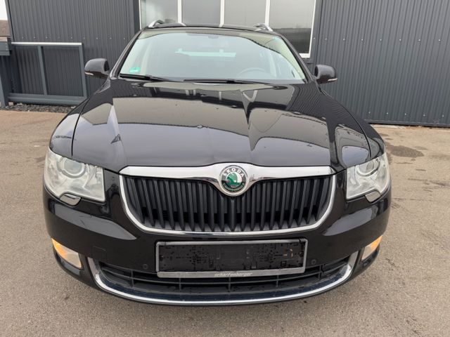 Skoda Superb 2,0TDI Combi Elegance*Auto*Leder*Navi*Alu