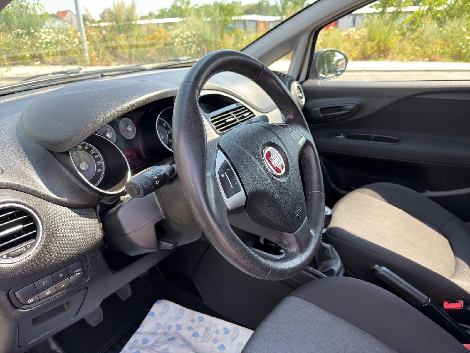 Fiat Punto 1.4 8V Pop 3-türer / Klima AHK ZV HU neu