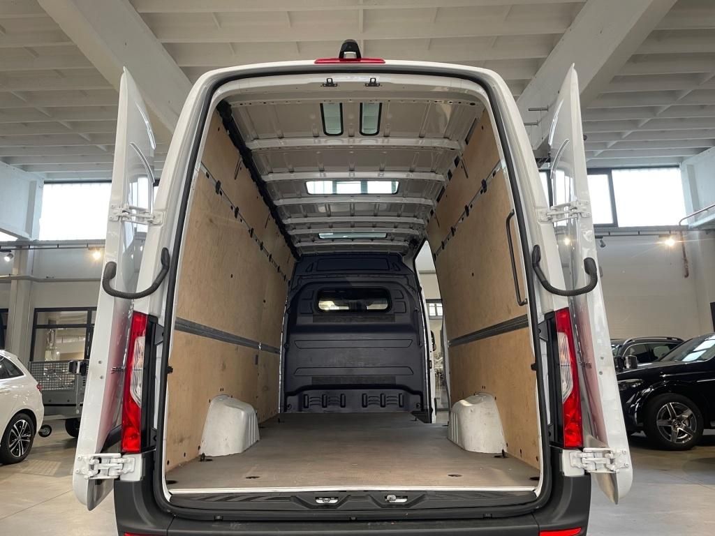 Fahrzeugabbildung Mercedes-Benz Sprinter 317 Kasten L3H2 Schwingsitz RFK MBUX