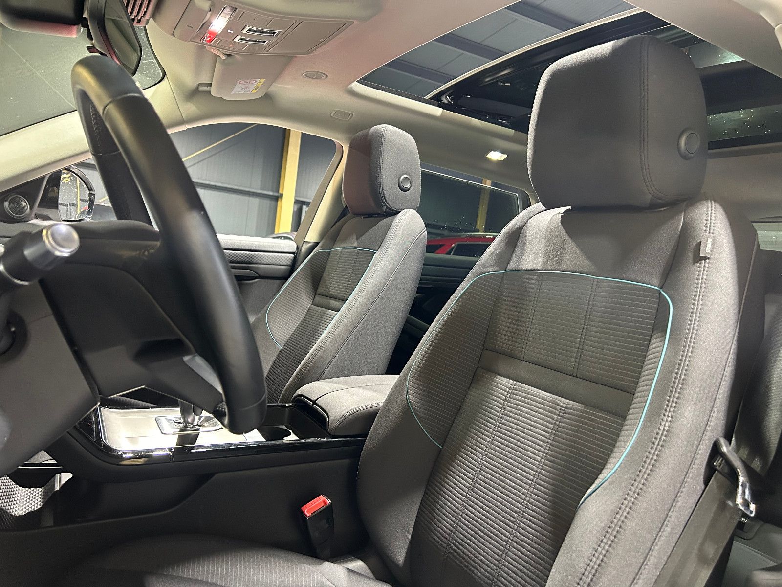 Fahrzeugabbildung Land Rover Range Rover Evoque Basis/PANO/APPLE/KAMERA/TEMPO