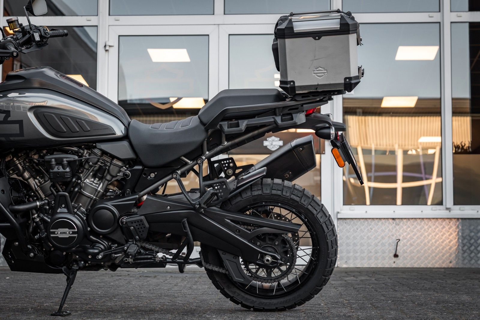 Fahrzeugabbildung Harley-Davidson RA1250S Pan America Special - JEKILL & HYDE -