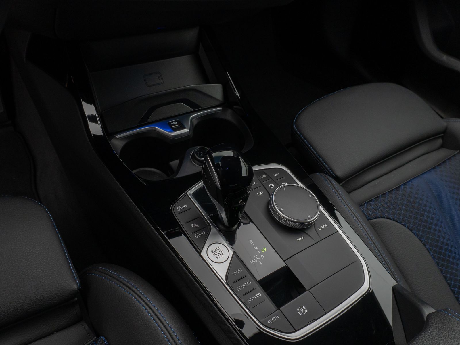 Fahrzeugabbildung BMW 218i Gran Coupé M Sport DAB CockPitPr PDC Komfor