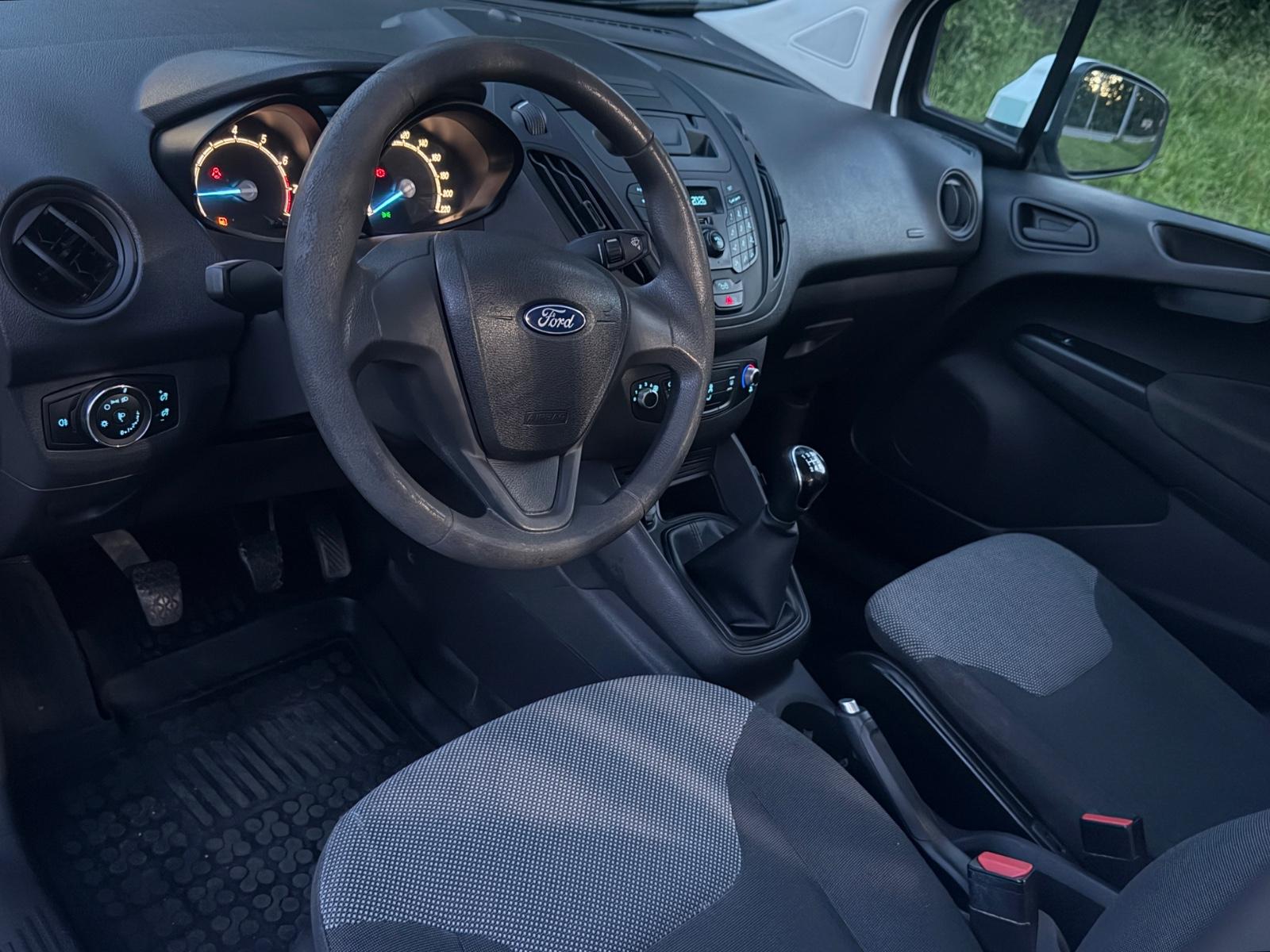 Ford Transit Courier Benziner *Euro6 *USB *El.Fenster