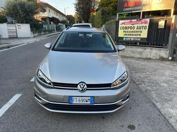 Volkswagen Golf - 3