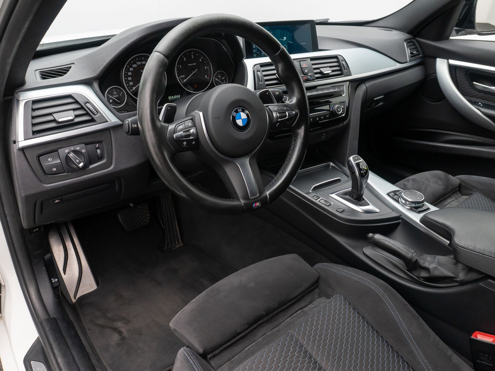 Fahrzeugabbildung BMW 320d M Sport Stop&Go NaviPro LED Komfort 19Zoll