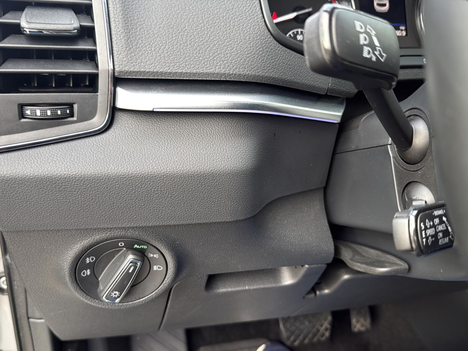 Fahrzeugabbildung SKODA Karoq Style/ Ambiente/ 1. Hand