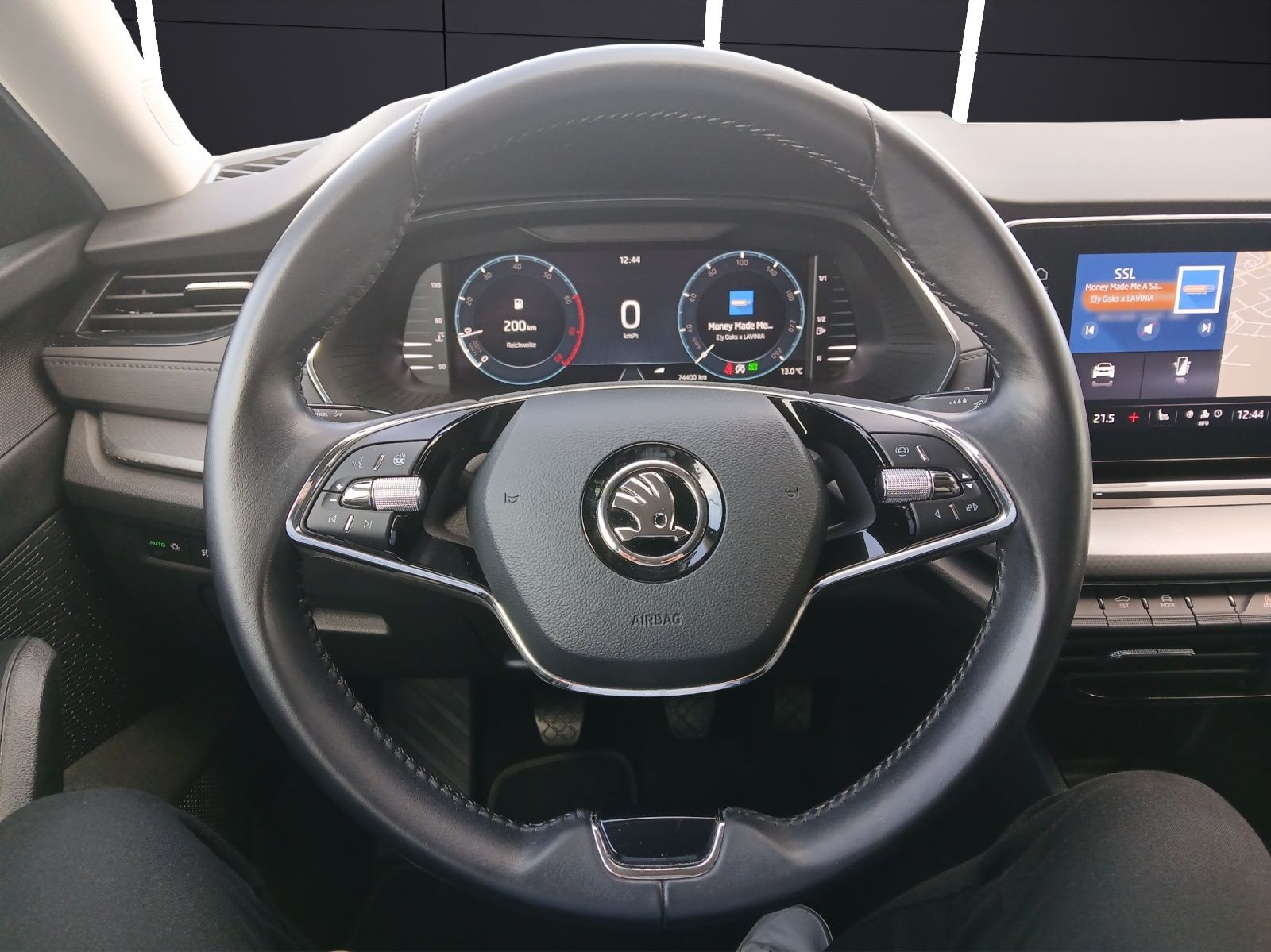 Fahrzeugabbildung SKODA Octavia Combi TSI Ambition LED Navi PDC SH LM