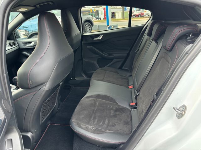 Ford Focus 2.3 EcoBoost ST X NaviLEDTrack-Paket