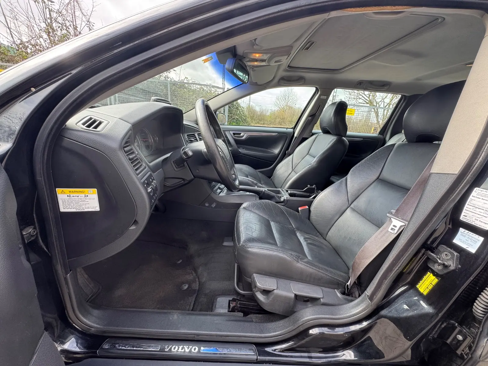 Volvo V70 2004 — photo 14
