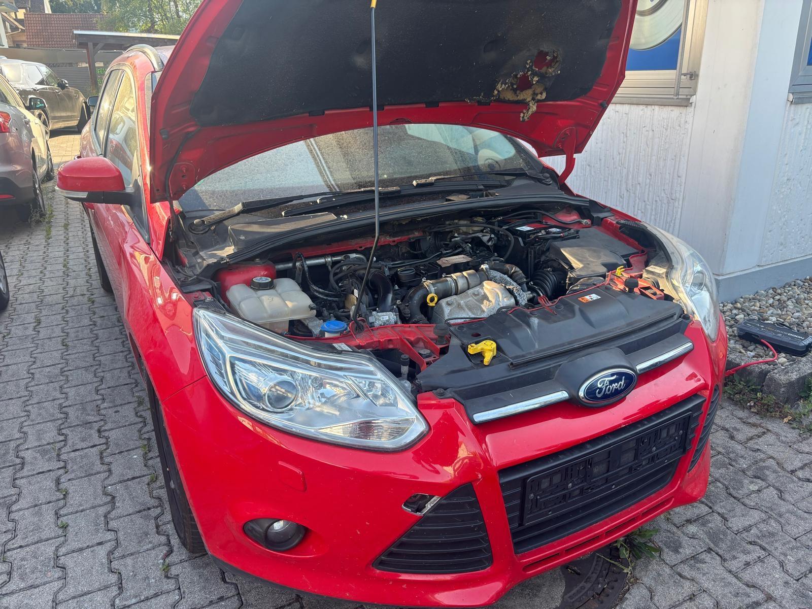 Ford Focus 2013 — interior