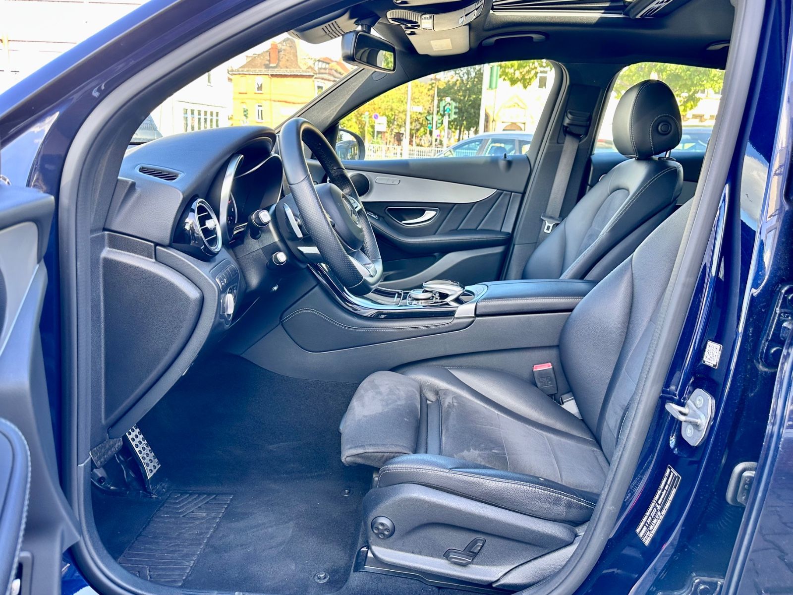 Fahrzeugabbildung Mercedes-Benz GLC 250 COUPE AMG 4MATIC*ESHD+KAMERA*