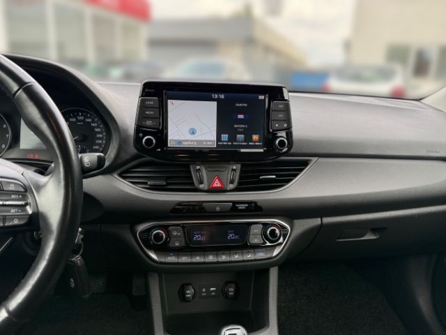 Fahrzeugabbildung Hyundai i30 cw YES! 1.4 +KLIMA+NAVI+CARPLAY+SHZ+RFK+PDC+