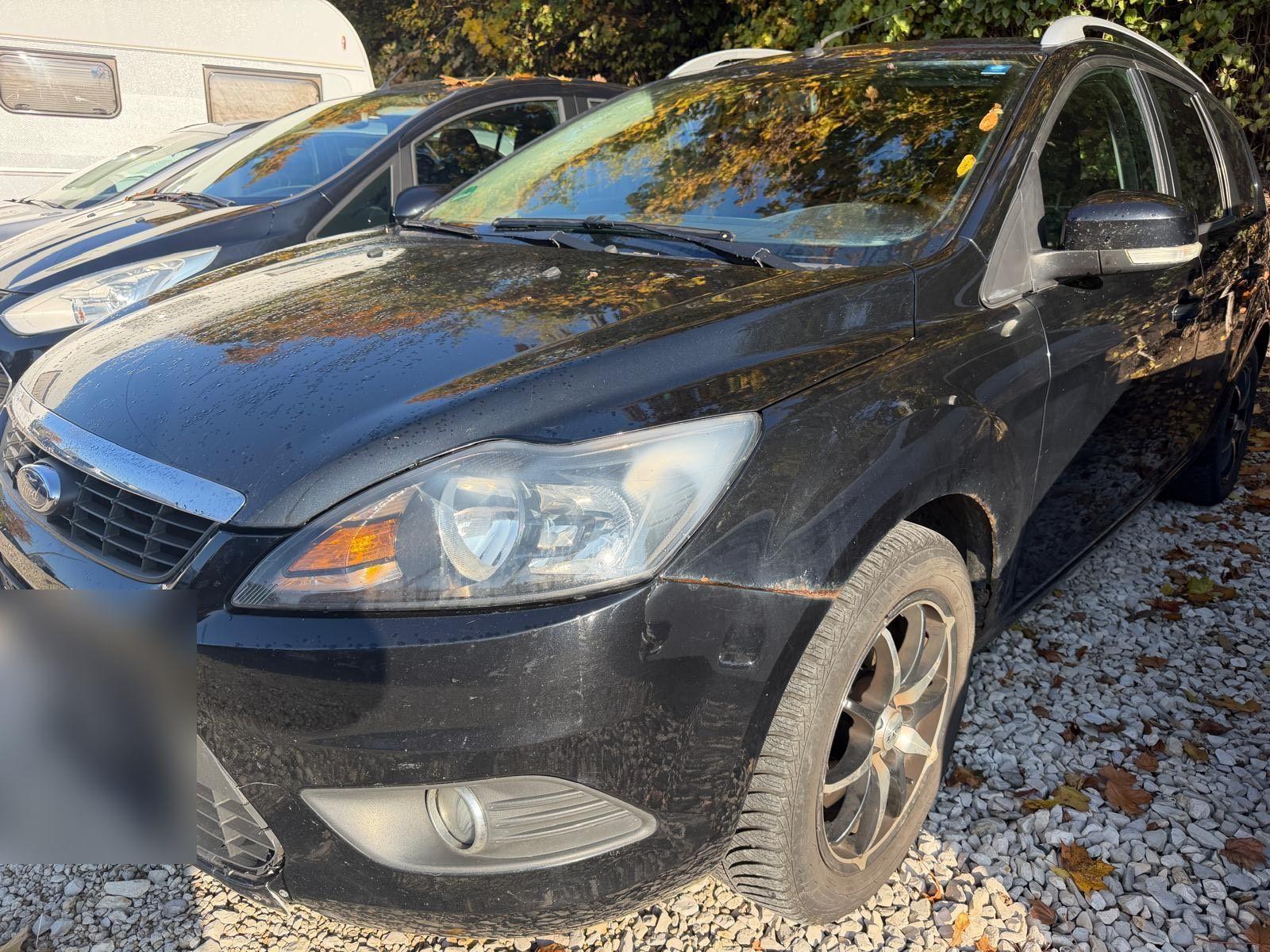 Ford Focus 2009 — rear view
