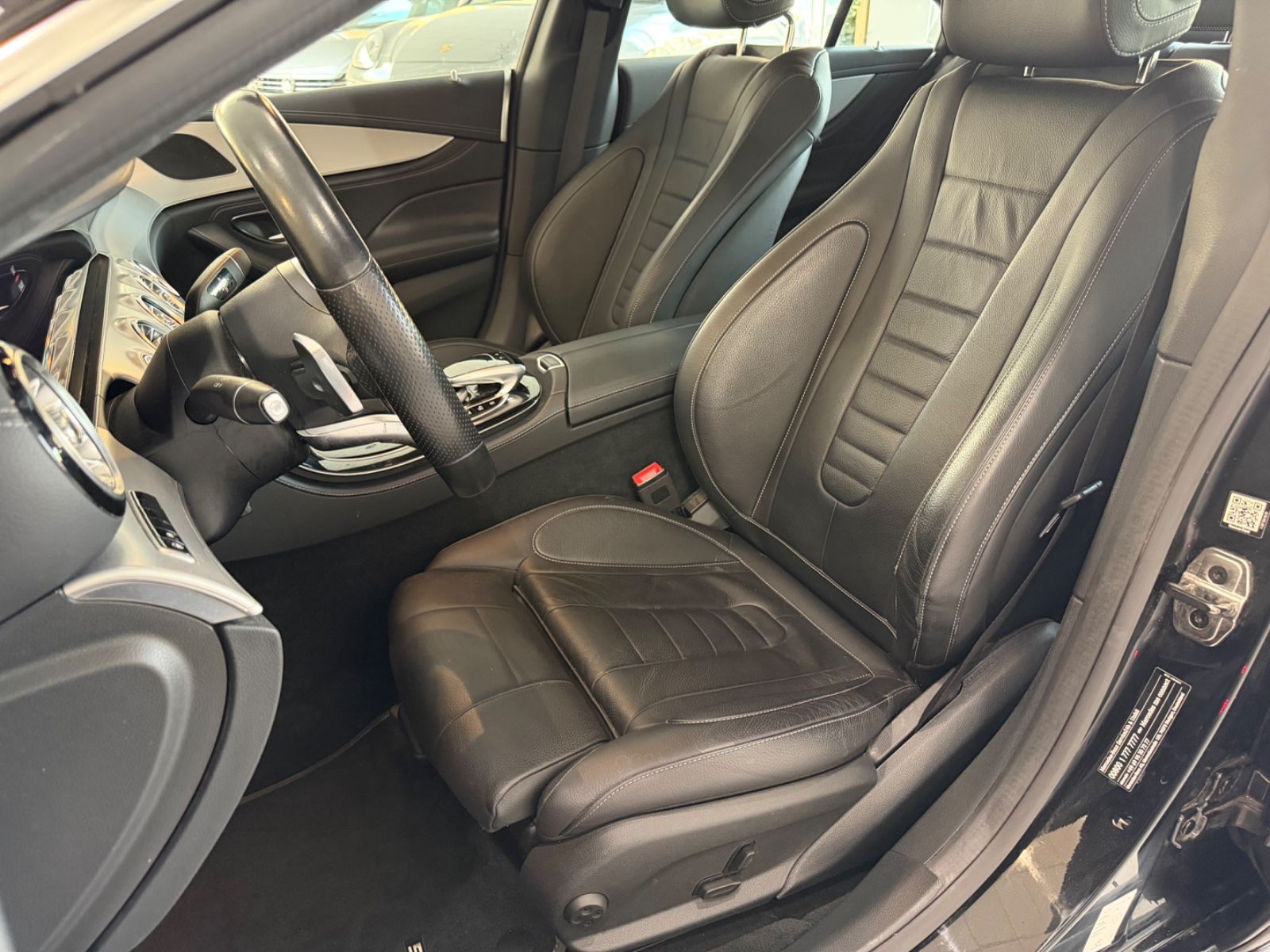 Fahrzeugabbildung Mercedes-Benz CLS 350 4Matic*AMG-Line*1.Hd