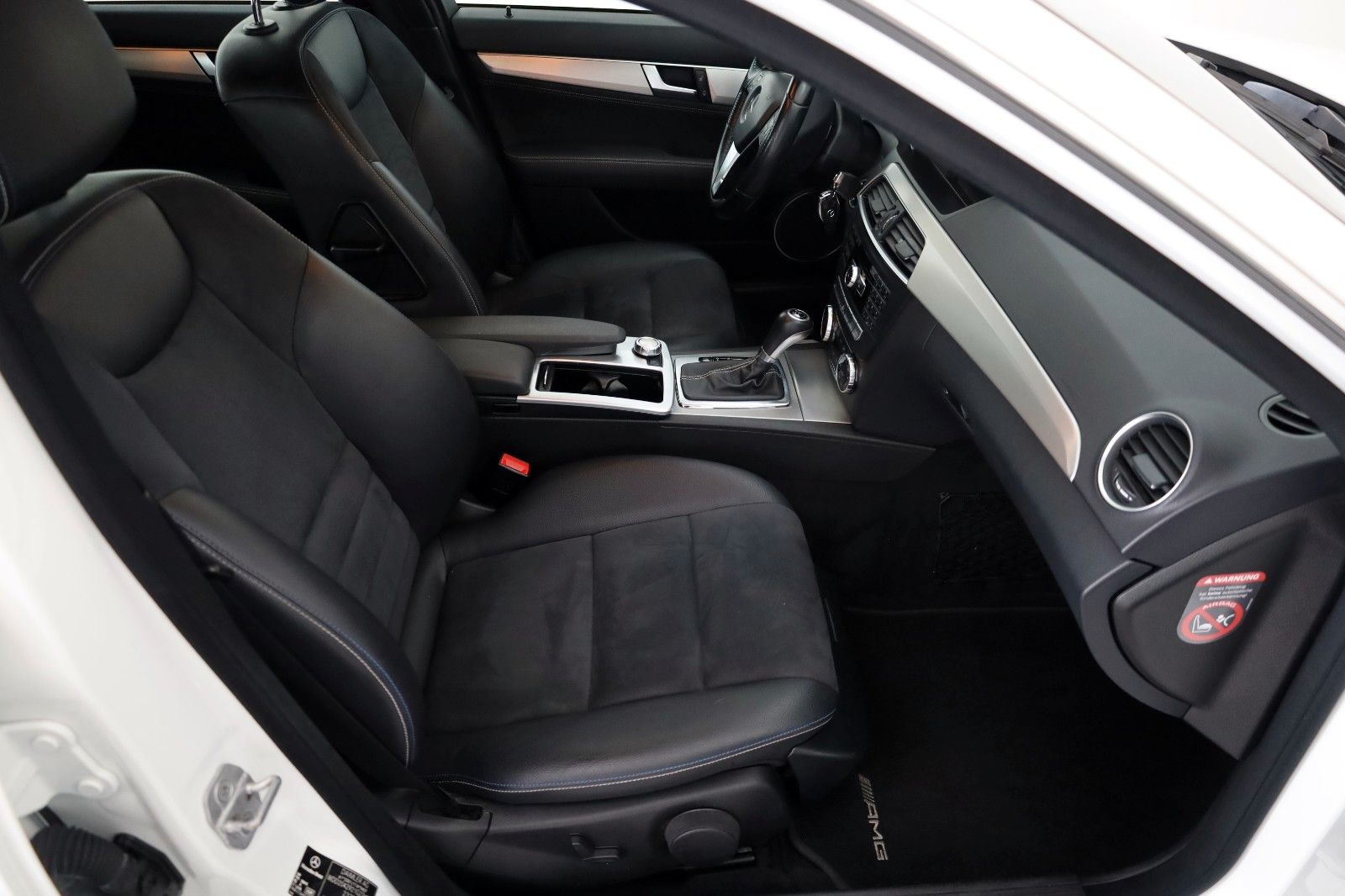 Fahrzeugabbildung Mercedes-Benz C 300CDI 4M T AMG TLeder,Navi,Xenon,SH,PDC,SR+WR