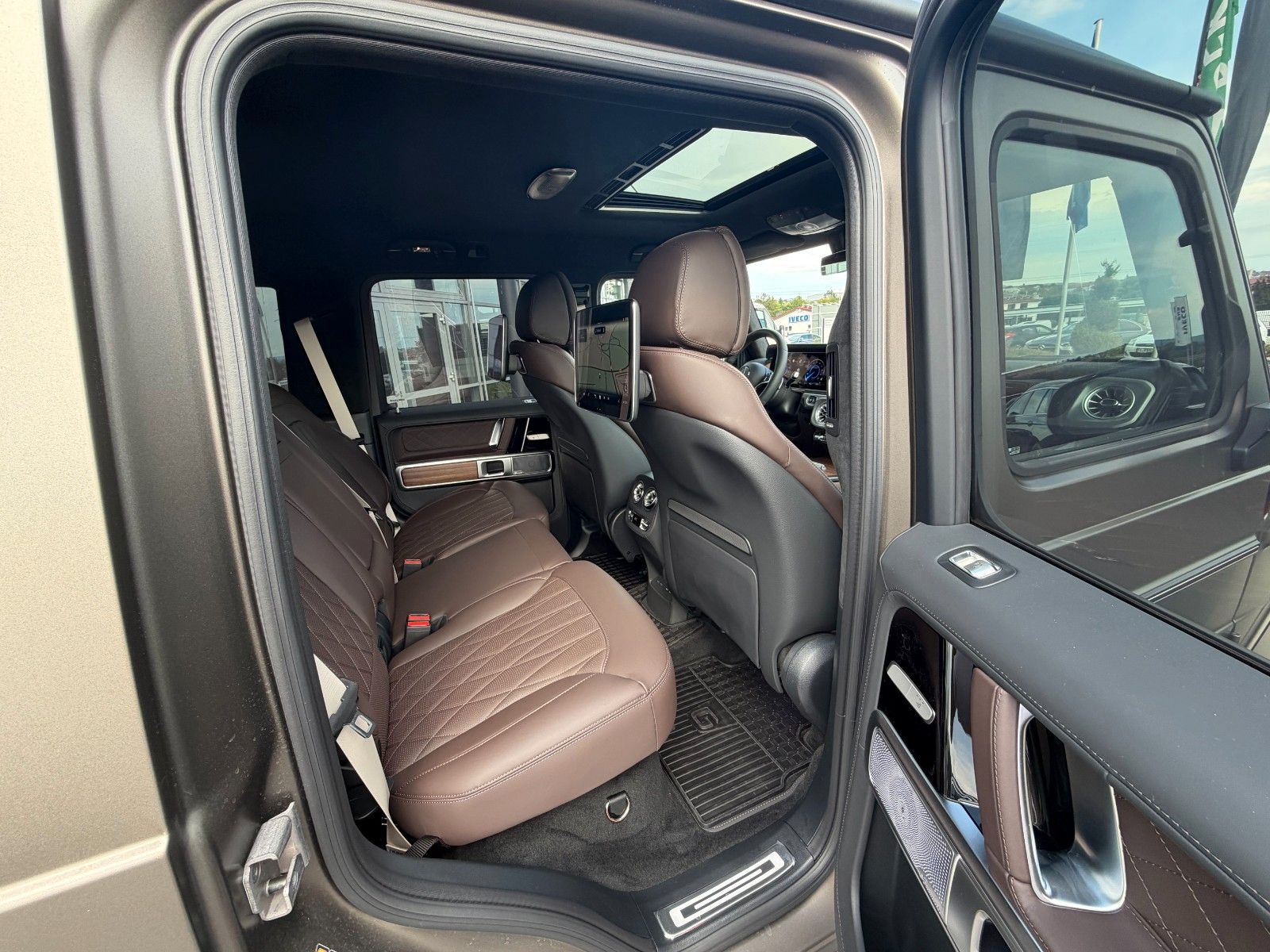 Fahrzeugabbildung Mercedes-Benz G 580 AMG+Distr+Burm3D+Massage+ESD+Night+360