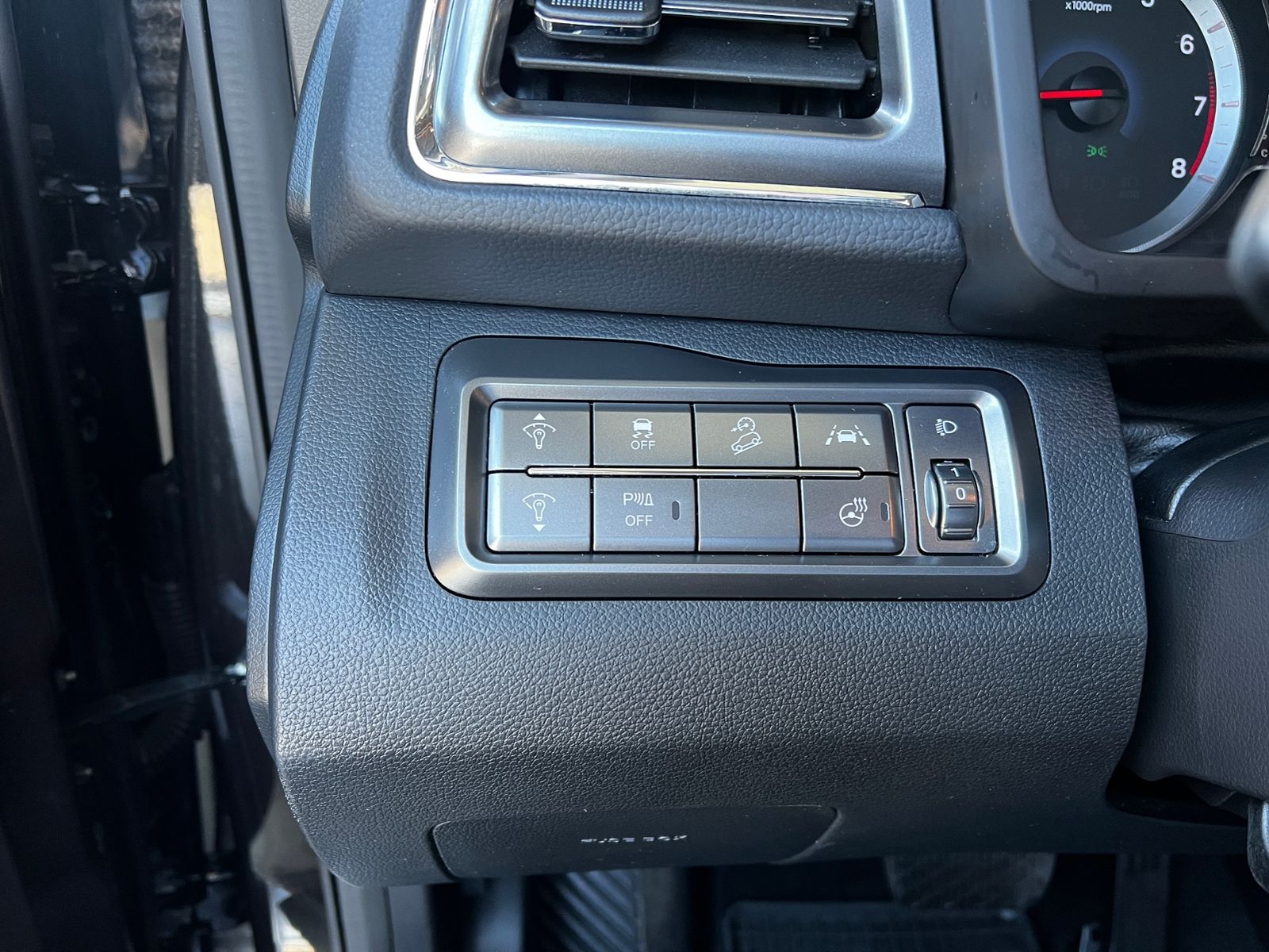 Fahrzeugabbildung Ssangyong Tivoli Grand Fizz 4x2 AHK RFK LED NAV
