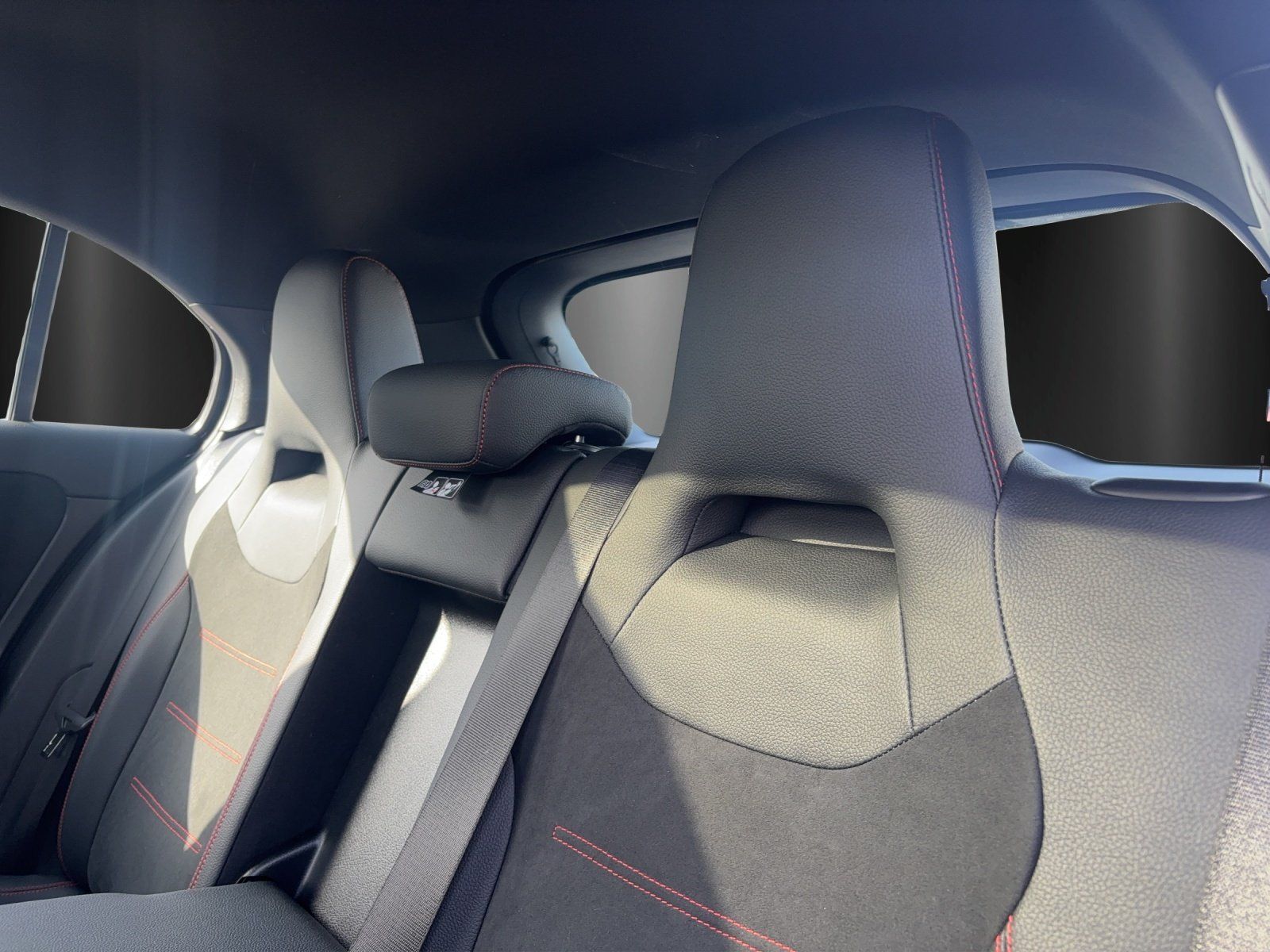 Fahrzeugabbildung Mercedes-Benz A 250 4M AMG Premium Standhz Pano Burme WinterPk