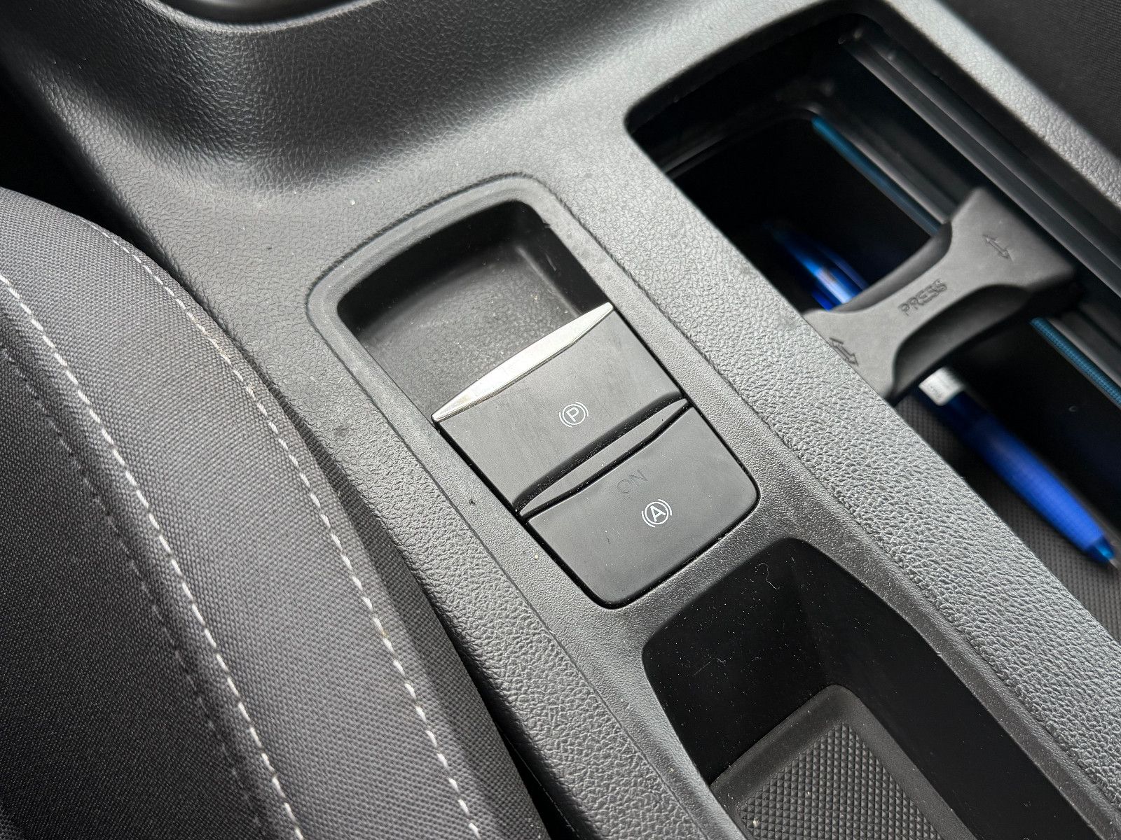 Fahrzeugabbildung Ford Focus Turnier Cool & Connect/NAVI/CAR-PLAY/KAMER