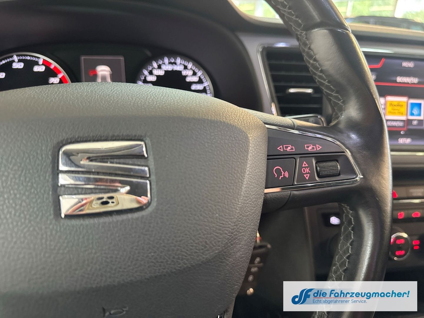 Fahrzeugabbildung SEAT Leon Ecomotive Style Navi LED Sperrdiff. Mehrzon