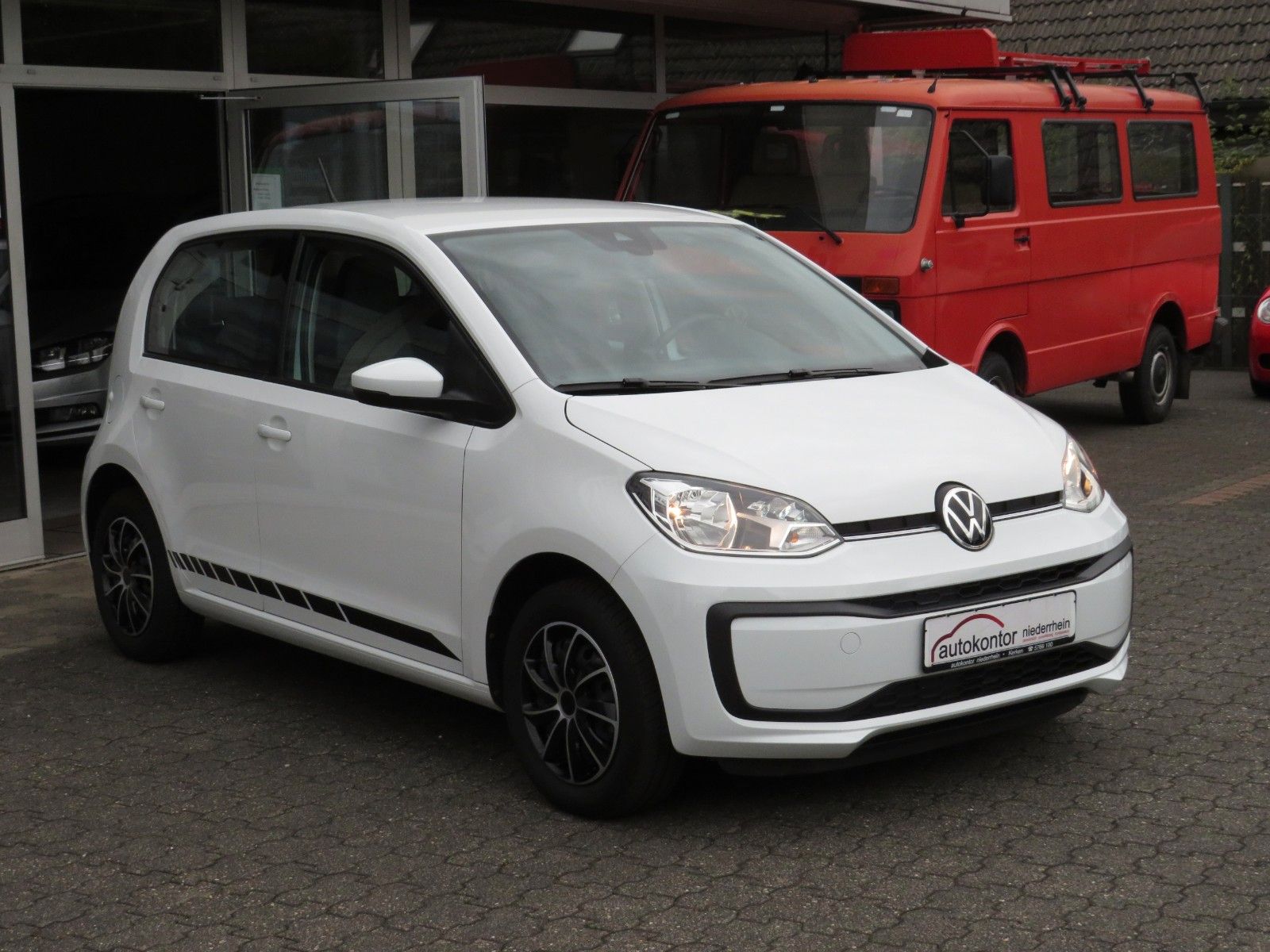 Fahrzeugabbildung Volkswagen up! 4-T. KLIMA MAPS & MORE TELVOR. DAB ZV 1.HAND